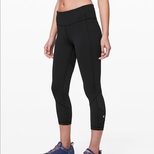Lululemon pace rival crops (8)
